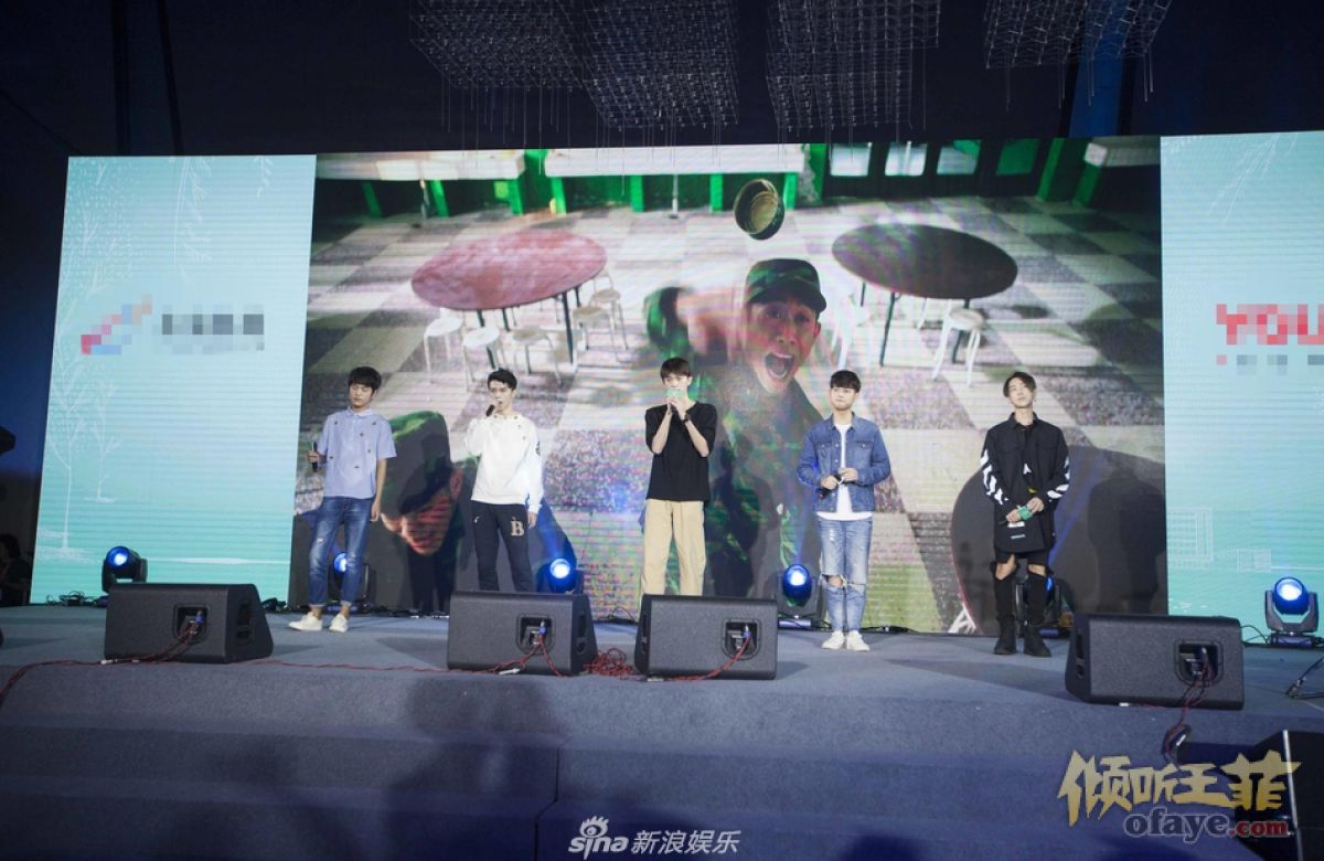 组图：17快男首次团体通告人气爆棚王南钧收获一票迷妹