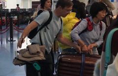 组图：网友日本机场偶遇王菲回国还被目击与谢霆锋约会