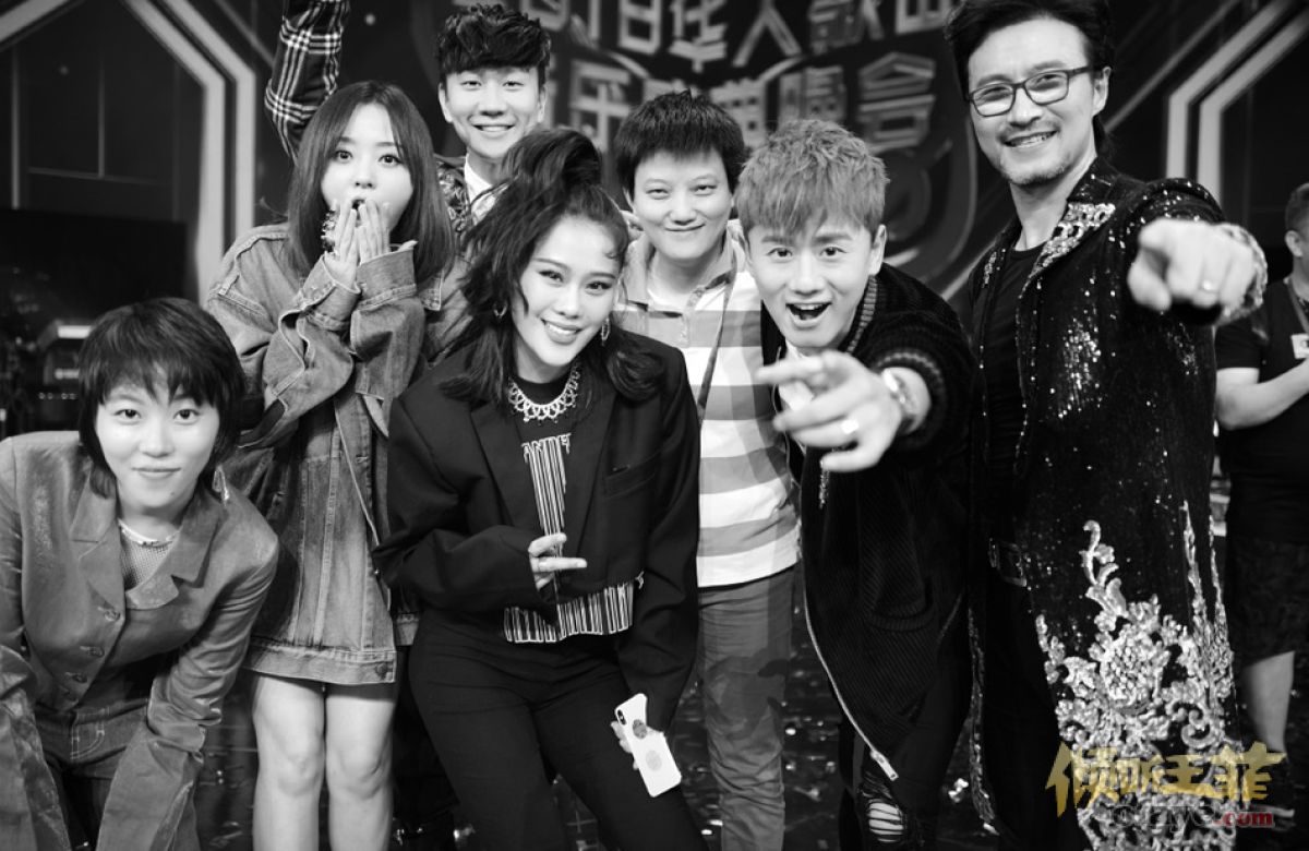 组图：站哥上线！张杰再晒摄影作品林俊杰张靓颖窦靖童等出镜