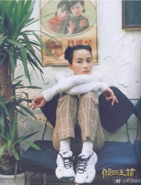 组图：曝王菲1997年写真日系复古色调古灵精怪青春洋溢