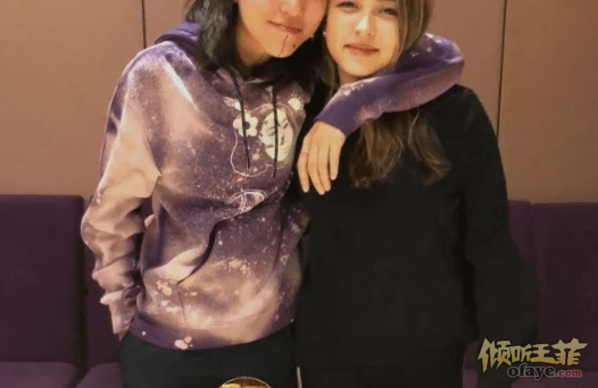 组图：窦靖童为闺蜜庆生合影超有爱袁咏仪夫妇等明星亲友团捧场