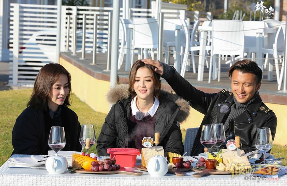 组图：《锋味》谢霆锋遇偶像秒变迷弟与TWINS高甜逛吃意大利