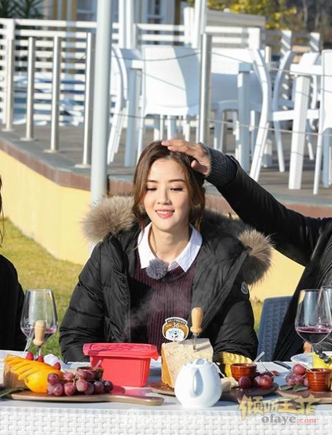 组图：《锋味》谢霆锋遇偶像秒变迷弟与TWINS高甜逛吃意大利