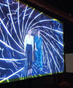 组图：活久见！王菲周迅世纪同框谈笑风生丝毫不见尴尬