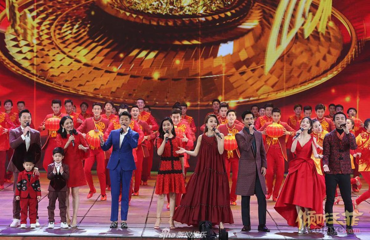 组图：央视春晚人气明星荟聚王菲那英合唱黄渤张艺兴陈伟霆跳舞