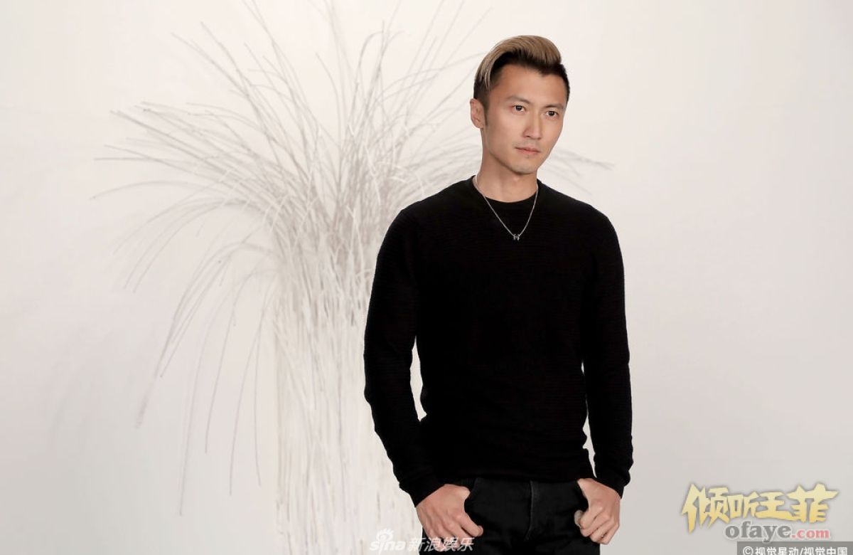 组图：谢霆锋最新写真曝光黑衣深沉表情严肃