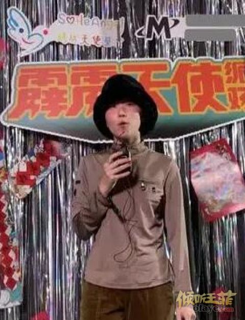 组图：王菲李亚鹏周迅参加派对随音乐扭动小一辈李嫣窦靖童也在