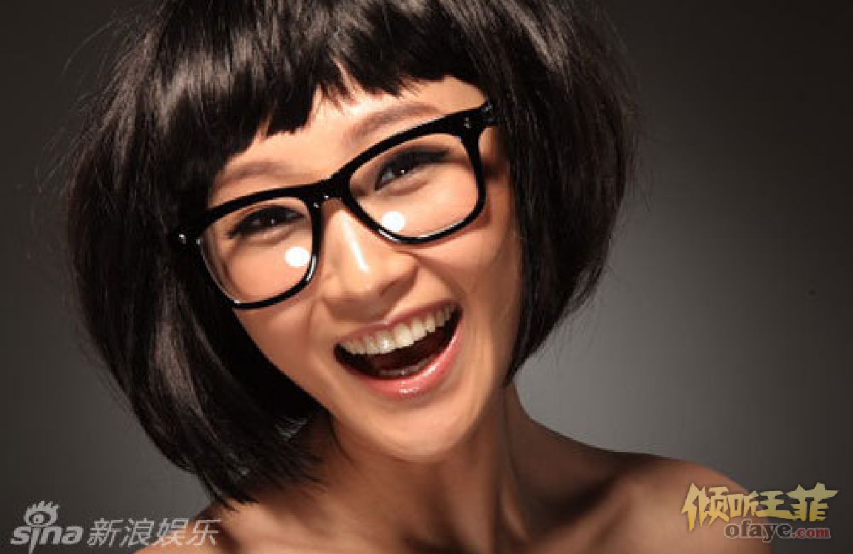 幻灯组图：林鹏新碟向王菲致敬 写真造型前卫时尚