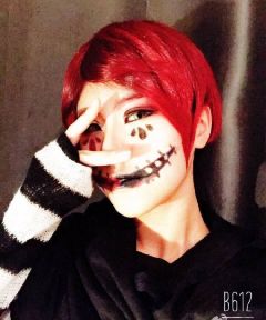 组图：窦唯二女儿玩cosplay妆容夸张强调视觉系不是杀马特