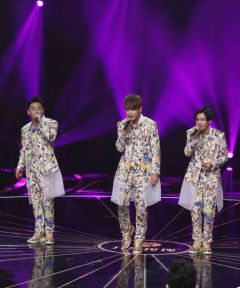 国色天香马丽挑战王菲 瞿颖扮东方不败