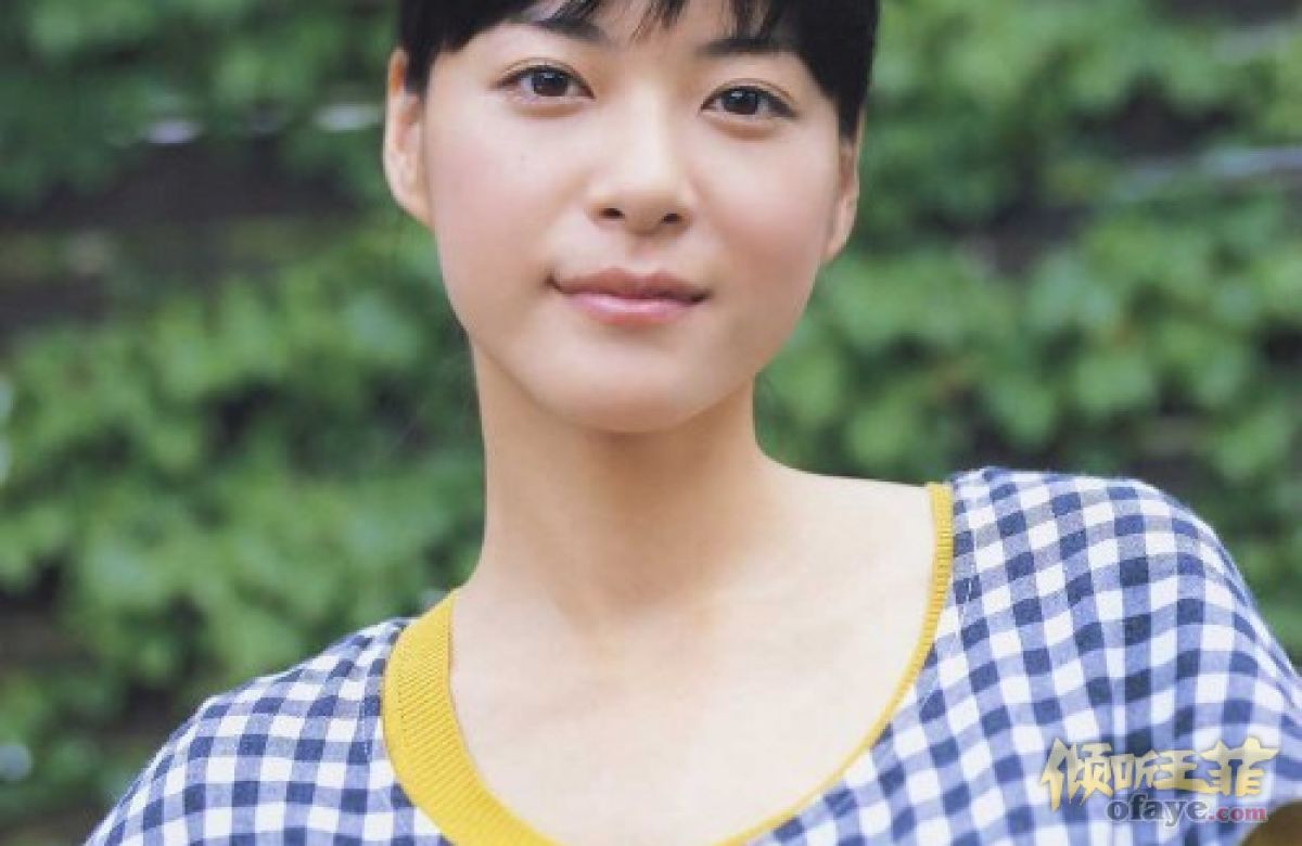 彩虹女神上野树里泳装写真侧脸似王菲
