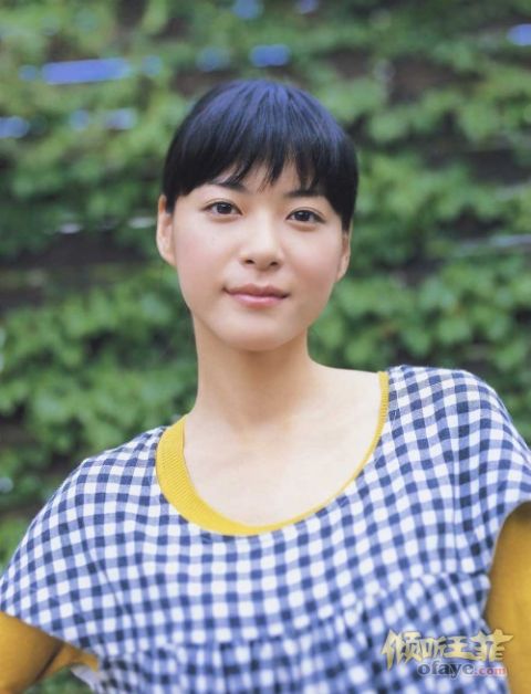 彩虹女神上野树里泳装写真侧脸似王菲