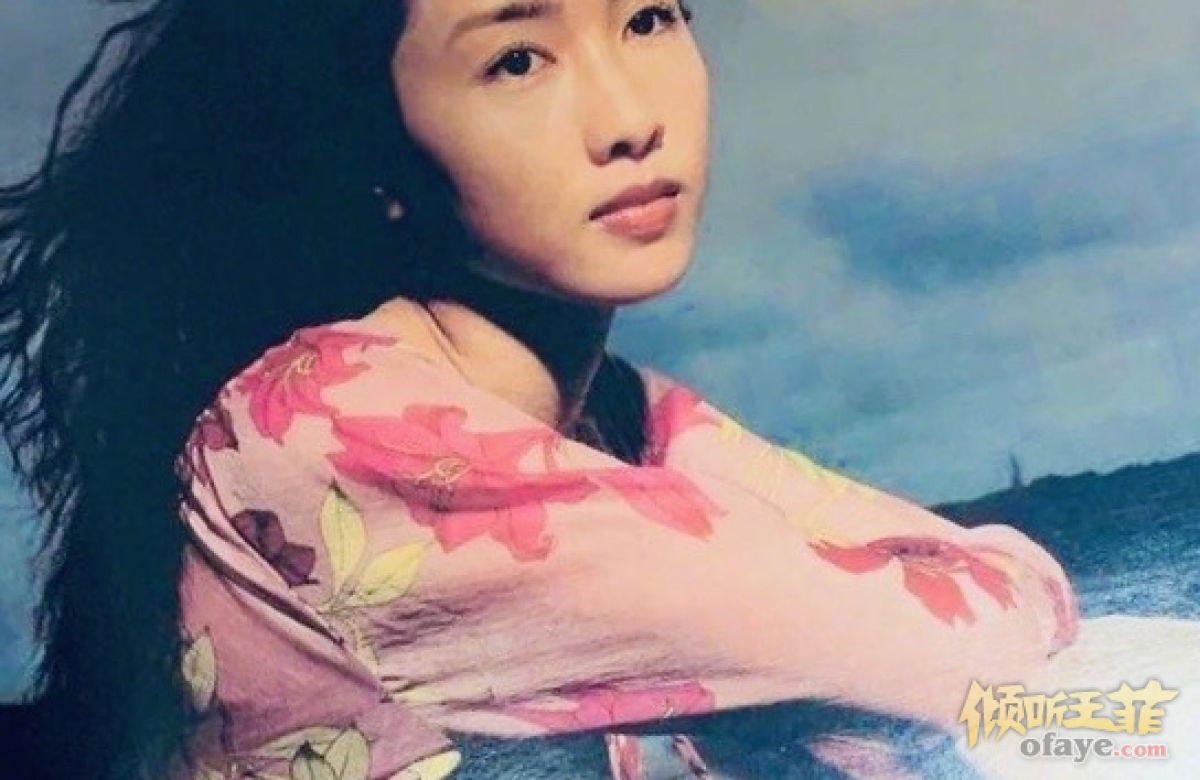 组图：黎姿晒旧照引回忆杀王菲张国荣青涩出镜