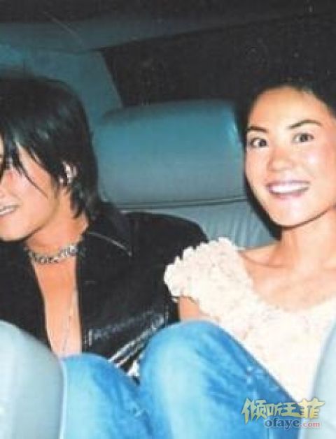 组图：47岁王菲美人迟暮与谢霆锋的爱情却依旧美好