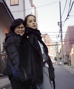 组图：娱乐圈明星母亲节齐齐晒妈张馨予范冰冰妈妈貌美