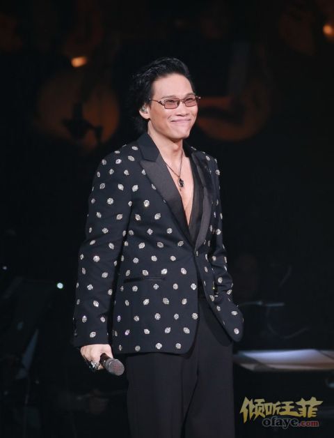 组图：关之琳谢霆锋等助阵苏永康个唱安心事件重提致郑秀文缺席