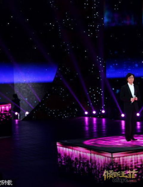 蔡明挑战王菲演绎别样《因为爱情》