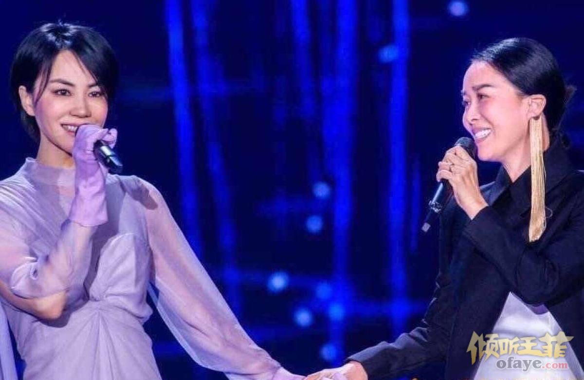 组图：一声姐妹大过天！王菲那英再牵手合唱深情对视感情依旧