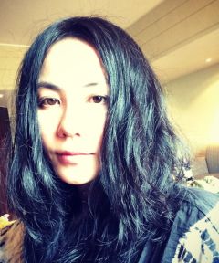 王菲生日素颜自拍仍女神 粉丝留言盼复出