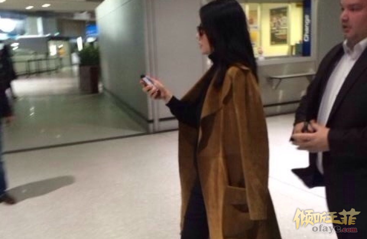 王菲潮装赴时装周 离婚后首次公开亮相