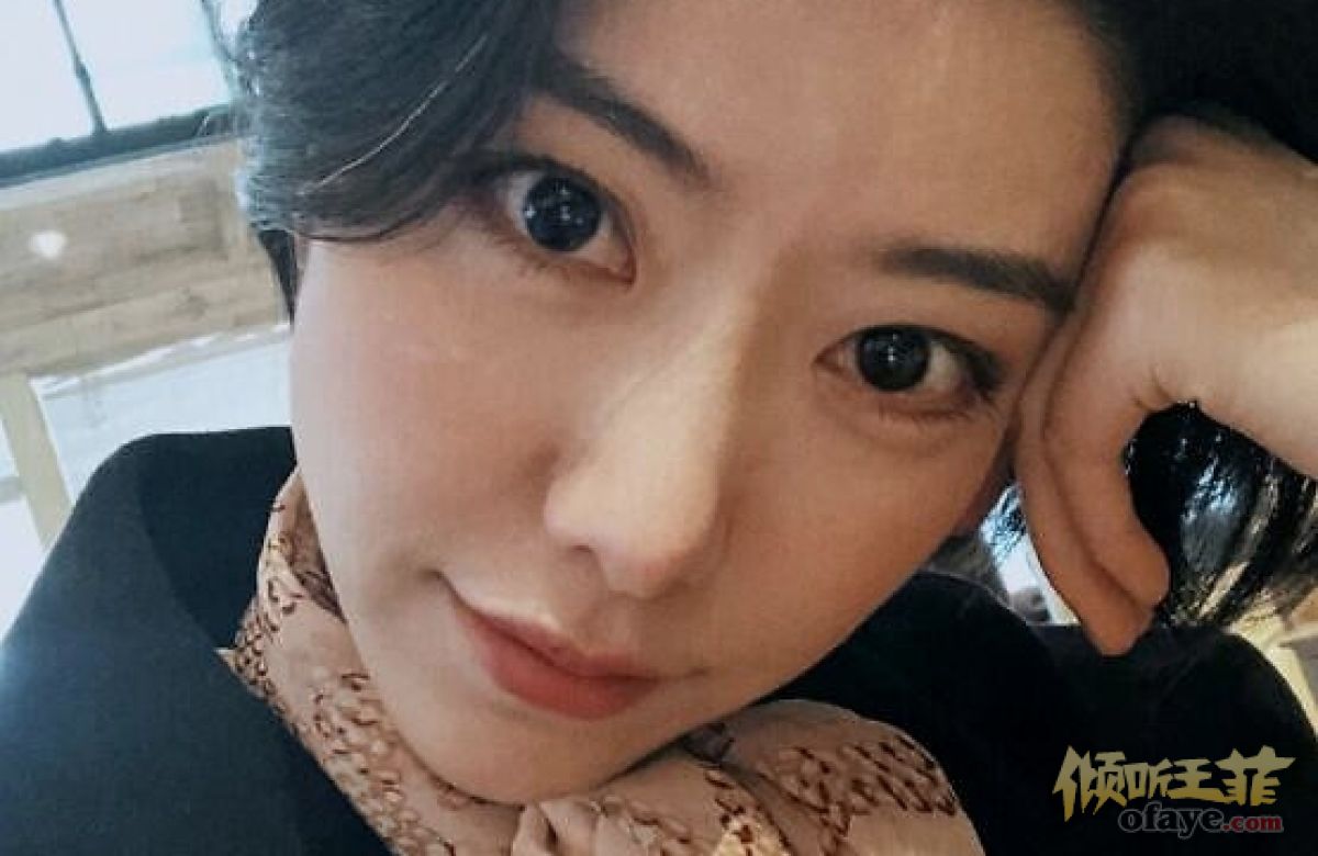 组图：李亚鹏32岁女友近照曝光五官精致面容清秀有韵味