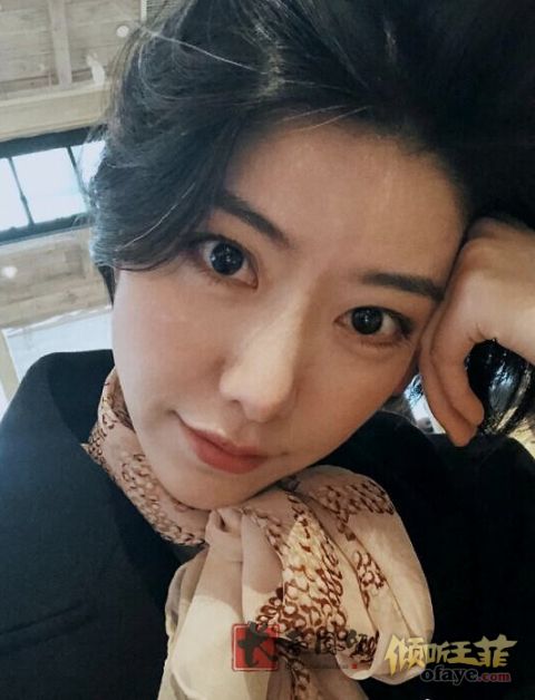 组图：李亚鹏32岁女友近照曝光五官精致面容清秀有韵味