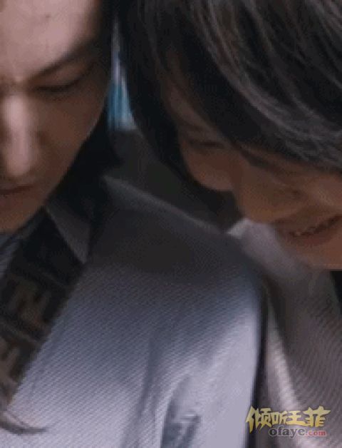 组图：窦唯前妻高原罕见携窦家媛出镜母女俩默契合作亲密无间