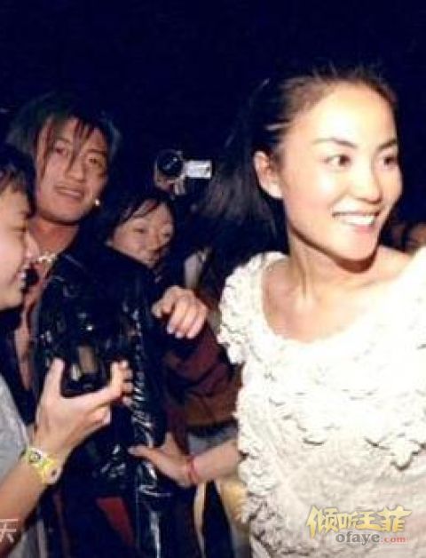 2000年3月19日媒体登出王菲谢霆锋单独幽会