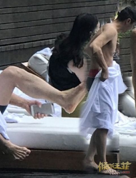 组图：王菲带女儿过暑假？李亚鹏台北度假游泳不见李嫣