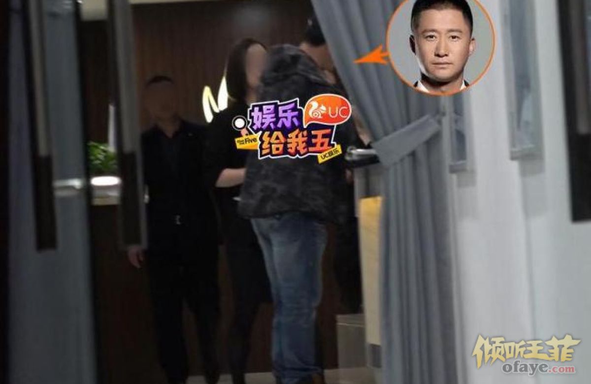 组图：吴京深夜做按摩缓解伤痛偶遇李亚鹏两人撞肩拥抱打招呼