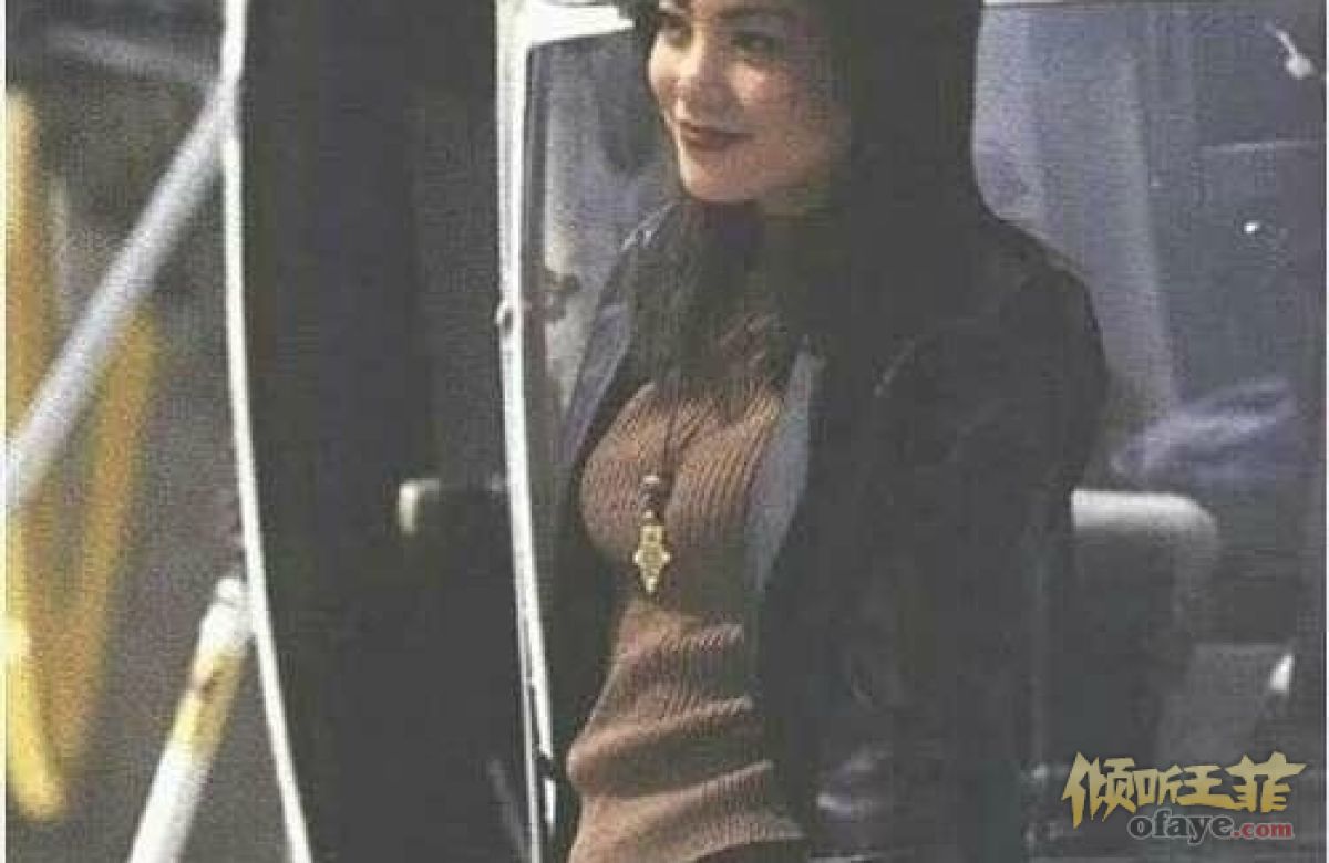 组图：年轻时候的王菲美炸了笑容甜美少女感十足