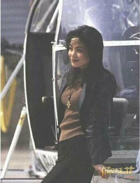 组图：年轻时候的王菲美炸了笑容甜美少女感十足