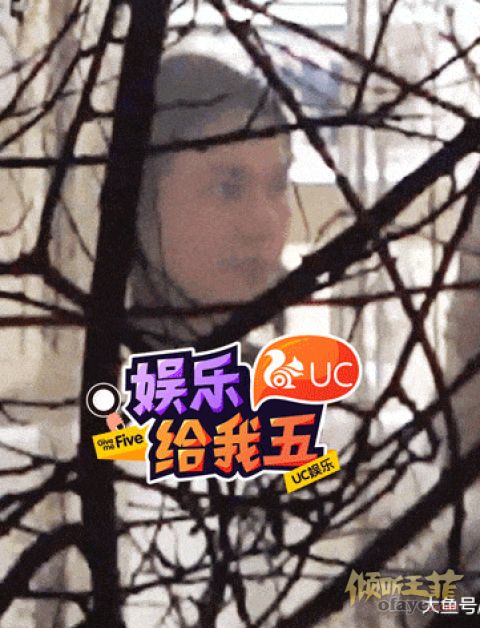 组图：周迅带窦靖童与陈坤吃饭坤哥饭局表现活跃俩女士十分低调