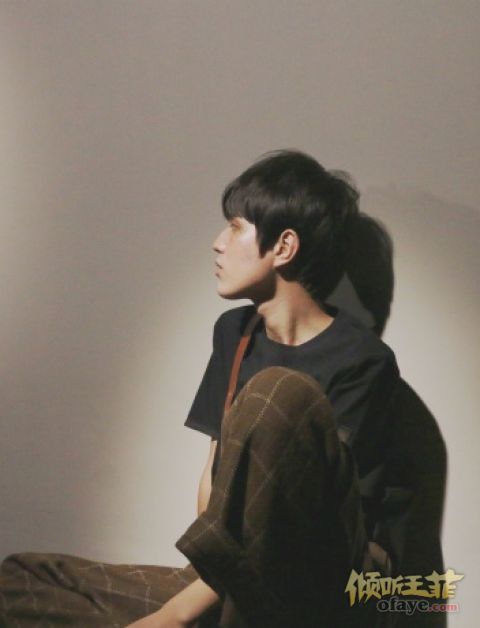 组图：快男选手尹毓恪被指像女生声音空灵标签是小王菲