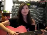美女吉他弹唱王菲《当时的月亮》