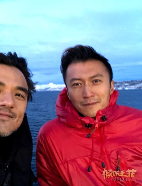 组图：环保先生！冯德伦谢霆锋同框合影魅力依旧